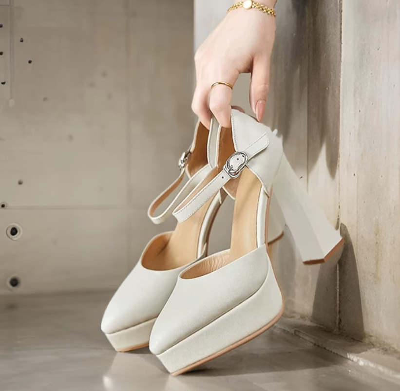 Chucky Heel Basic Pumps