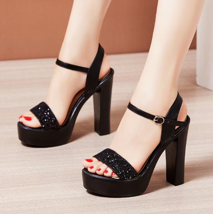 【専用　ss_19 様】round heel thin sandal METALLIC EFFECT HEELED SANDALS - Gold | ZARA United States