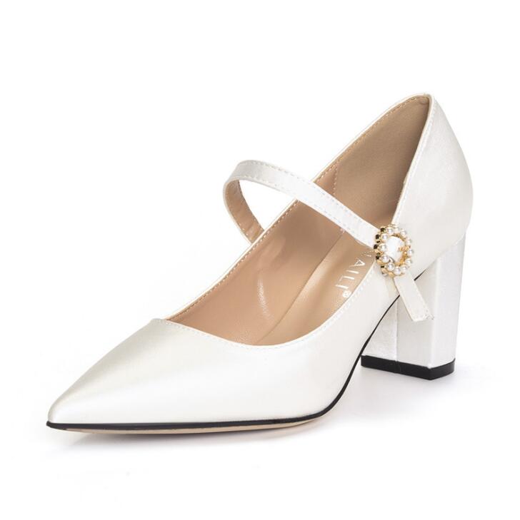pointed mary jane heels