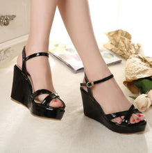 Cross Strap Patent Wedge Sandals For Petite Feet MS168