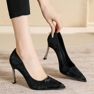 Petite Feet Lace Mesh Metal Heel Pump Shoes ES62