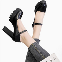 Petite Size 3 Chunky High Heel Leather Shoes FS14