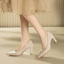 Small Feet Chunky Suede Pump Shoes SS2752