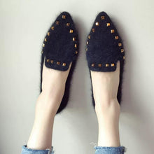 Small Feet Flat Shoes With Stud TS397