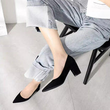 Small Feet Mid Chunky Heel Suede Pumps TS29