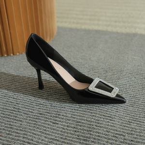 Small Feet Patent Pump Shoes With Rhinestone Buckle TS380