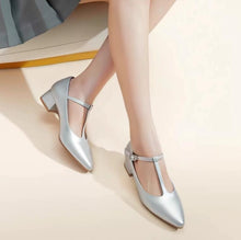 Small Feet Pointy T Strap Block Shoes AW2670