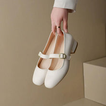 Small Feet Women's Size 2 Block Shoes FS282