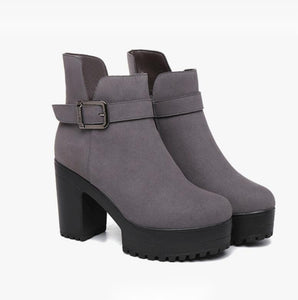 Small Size 2 Chunky High Heel Platform Boots DS93