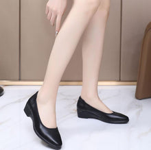 Small Size 2 Low Wedge Leather Work Shoes FS181