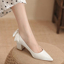 Women's Petite Block Chunky Stain Heels With Bow FS183