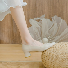 Women's Petite Block Mid Heel Pump Shoes TS429
