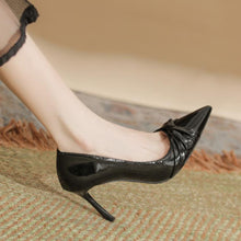 Women's Petite Feet Patent Pump Shoes SS27120