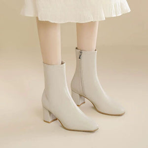 Women's Petite Feet Side Zipper Chunky Heel Boots MS395