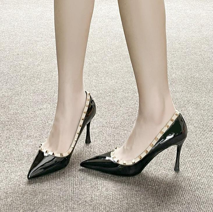Women's Petite Stud Patent Heel Pumps FS226