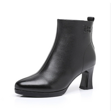 Women's Pointy Platform Heeled Leather Boots FS176