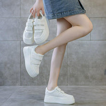 Women's Size 2 Thicksole Leather Sneakers FS116