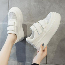 Women's Size 2 Thicksole Leather Sneakers FS116