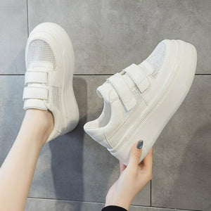 Women's Size 2 Thicksole Leather Sneakers FS116