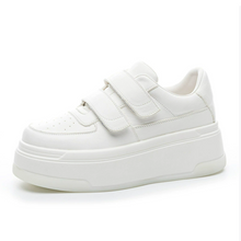 Women's Size 2 Thicksole Leather Sneakers FS116