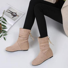 Women's Size 3 Inner Wedge Heel Short Boots TS132