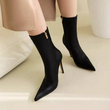 Women's Small Feet Size 3 Side Zipper Boots TS68