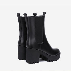 Women's Small Size 2 Chunky Heel Side Zipper Boots DS291