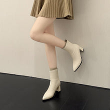 Women's Small Size Pointy Chunky Short Boots AW2682