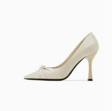 Women's Petite Feet Satin Pump Shoes AW2650