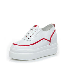 Petite Feet Inner Heel Leather Sneakers AP67