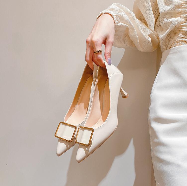 Petite Mid Heel Pumps With Buckle GS350