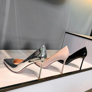 Petite Pointy Patent Heel Pumps GS281