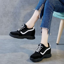 Petite Fashion Inner Heel Leather Sneakers AP107