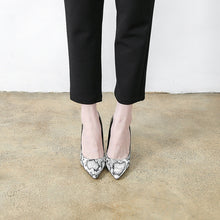Petite Size Feet Heels US 2 Los Angeles LA-IRISIA WHITE+BLACK