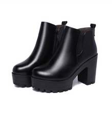 Small Feet Women's Chunky Heel Boots DS80