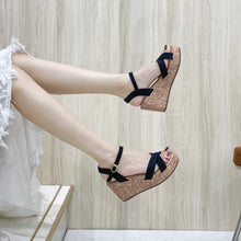 Small Size Cross Strap Wedge Heel Sandals GS389