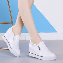 Small Size Fashion Leather Sneakers DS62