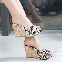 Small Size Floral Printed Canvas Wedge Sandals ES71