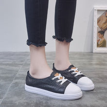 Small Size Leather Fashion Sneakers DS18