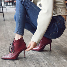 Small Size Pointed Lace Up Boots AP96
